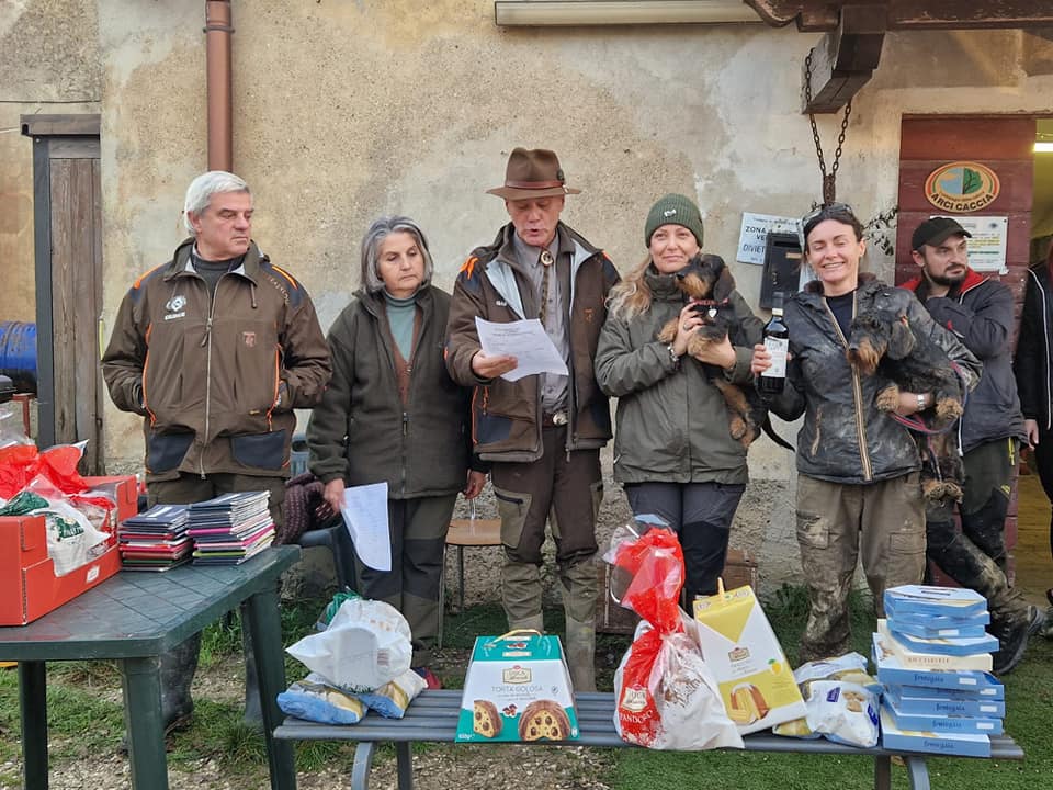 bassotto tedesco pelo duro prove di lavoro tana volpe cinghiale